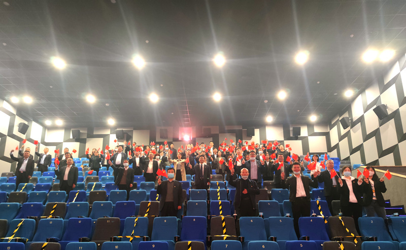 公司組織觀看愛(ài)國(guó)影片《長(zhǎng)津湖》